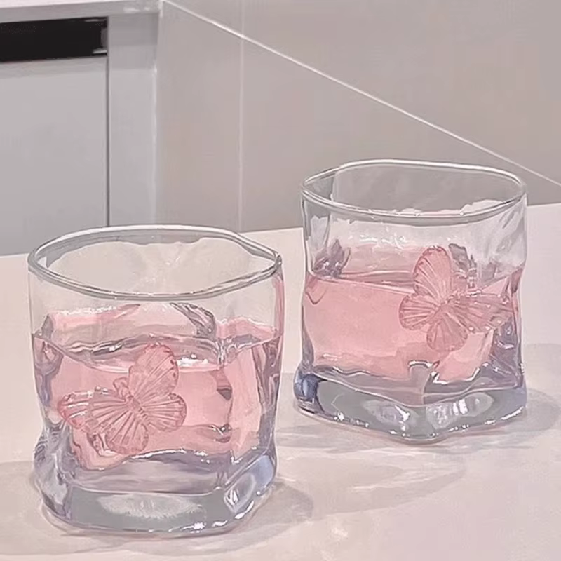 Tasse en verre torsadé pour whisky Transparent papillon
