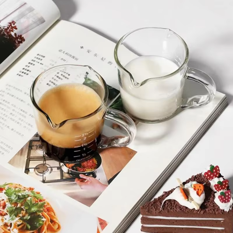 Verre doseur à expresso 70/75 ml avec double bec verseur