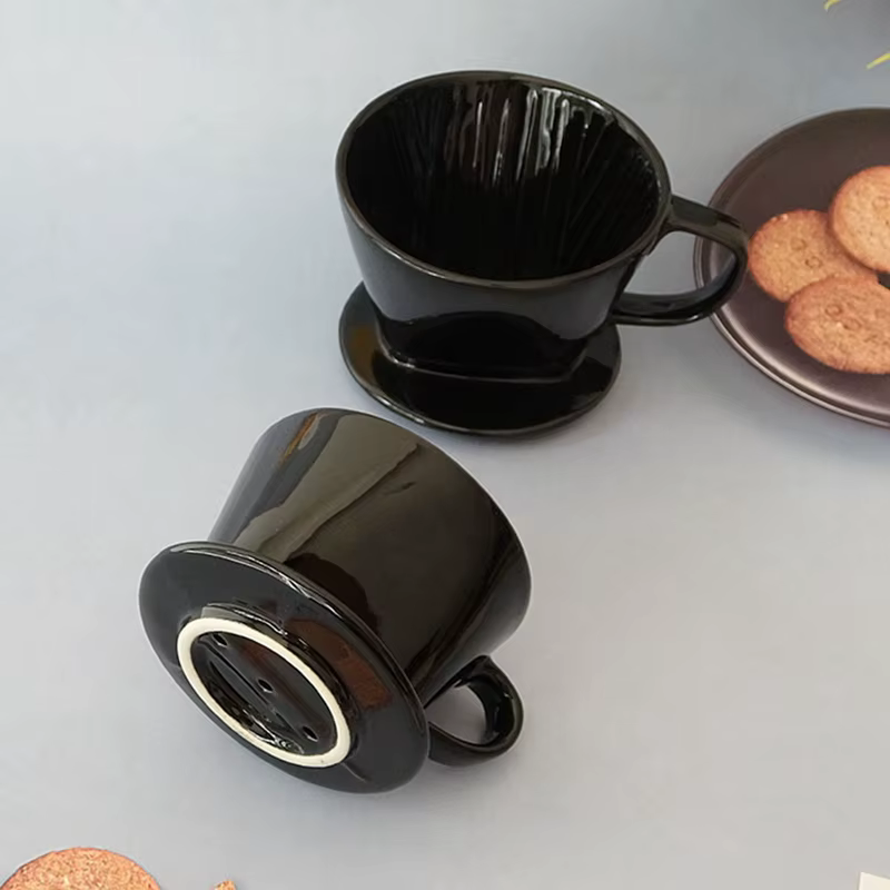 Goutteur à café en céramique noire réutilisable