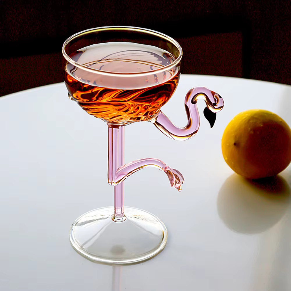 Verre à vin en forme de flamant rose