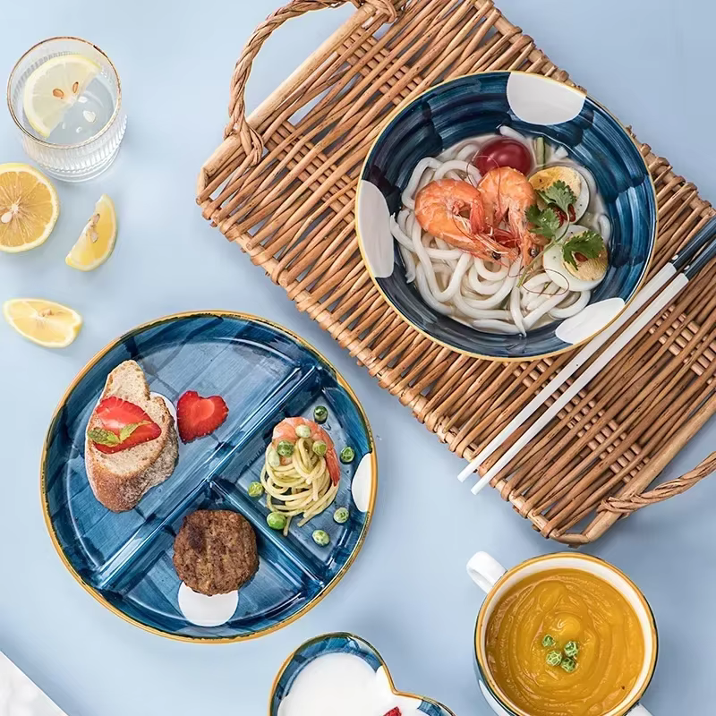 Assiette de petit déjeuner familiale pour 1 personne