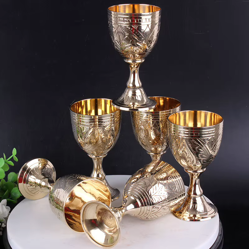 Verre à vin en laiton pur du Pakistan