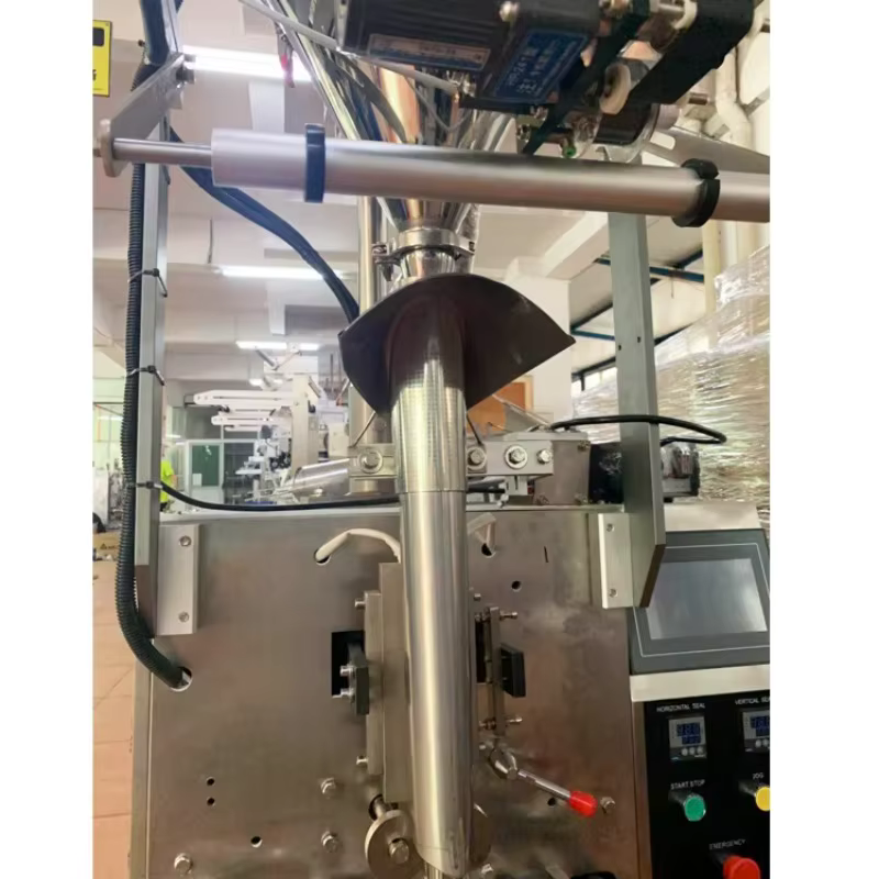 Machine d'emballage automatique de poudre de piment Masala de curcuma d'épices de café en spirale inclinée de 100g 500g 1kg