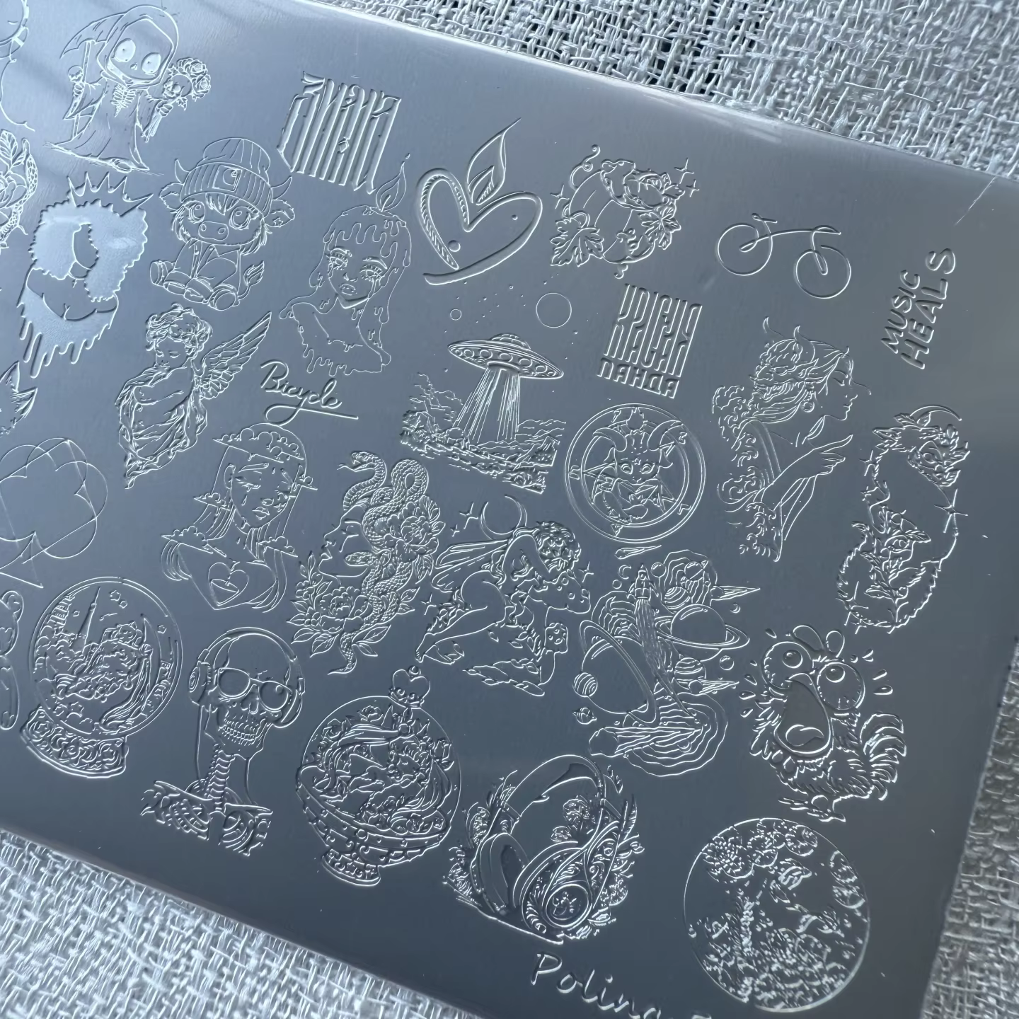 XMQ NAIL ART STAMPING PLATES EARTH TEMPLATES MEDUSA IMAGEPLATE