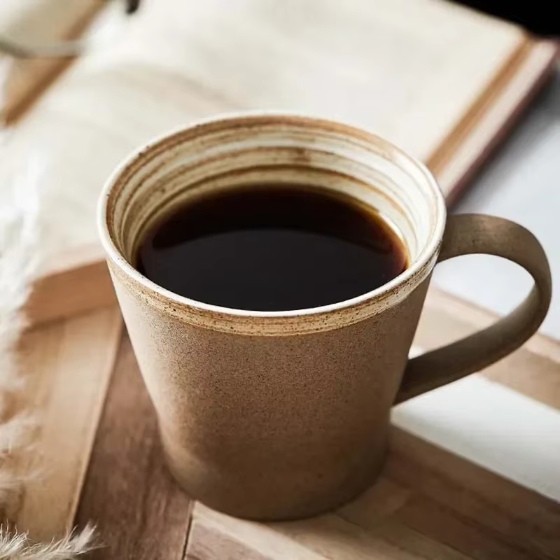 Ensemble de Tasses à Café en Poterie Rétro