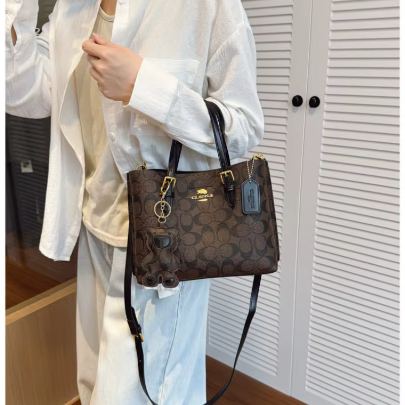 Sac à main messager chic et minimaliste de style parisien pour femmes, avec un design vintage en cuir PU et un logo en lettres