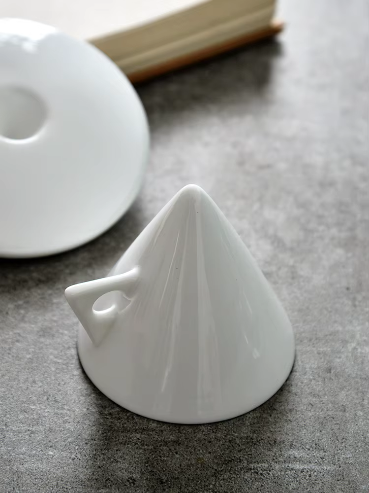 Ensemble de tasses à café et soucoupes fabriquées à la main en porcelaine d'os avec cuillère expresso partager