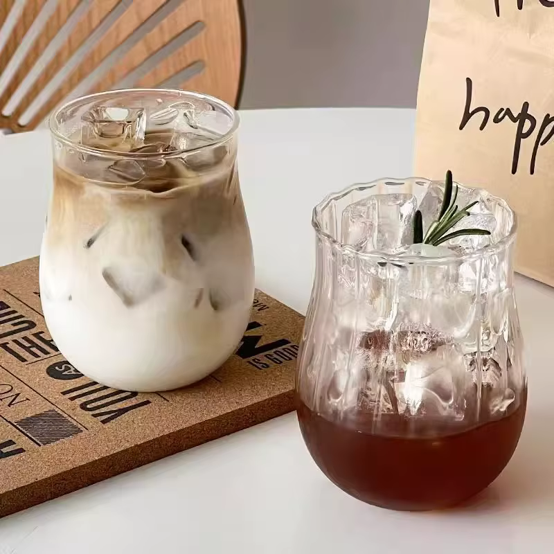 Tasse à café en verre transparent en forme de tulipe