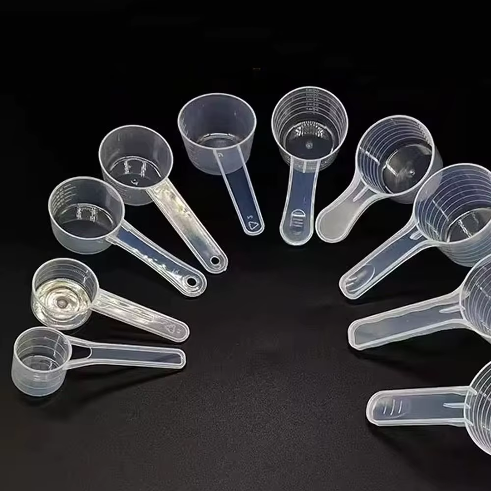 Cuillère à café en plastique transparente