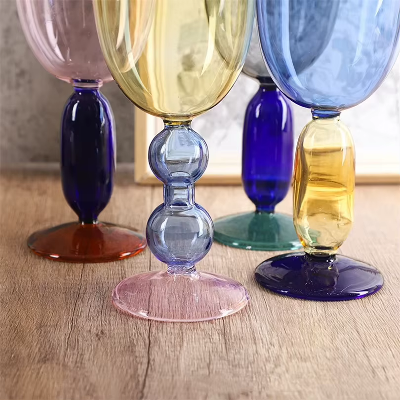 Gobelet en verre coloré nordique