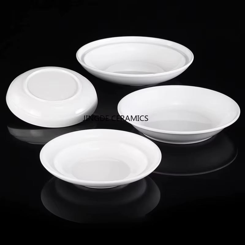 Assiette blanche en mélamine