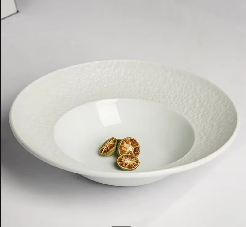 Assiette ronde en céramique unie pour la maison
