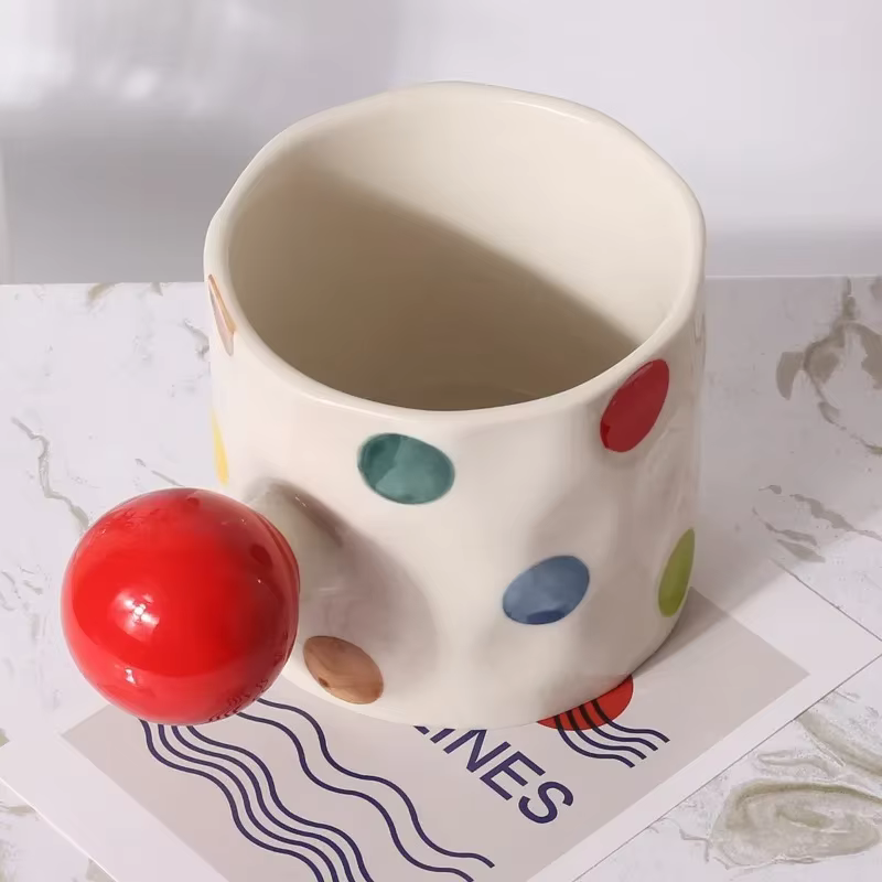 Tasse à café en forme de cœur en céramique fine