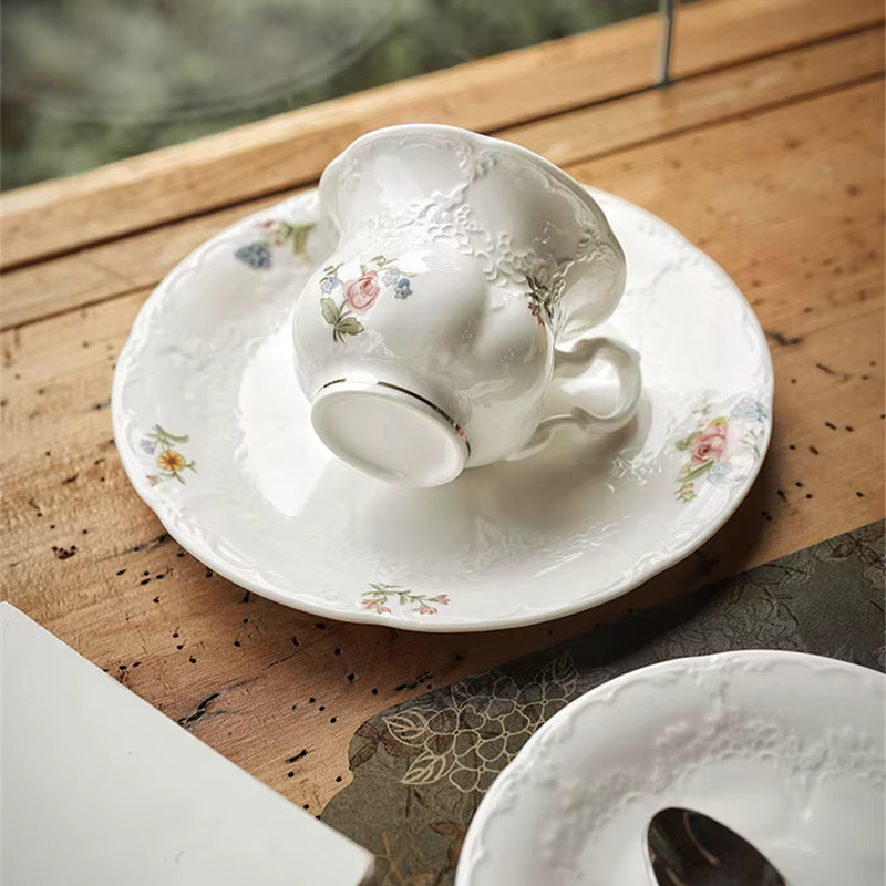 Tasse à expresso et ensemble S/05 en céramique, fleur rétro, entrée française, tasse à thé de l'après-midi de luxe, assiette à dessert, cadeau élégant pour les filles