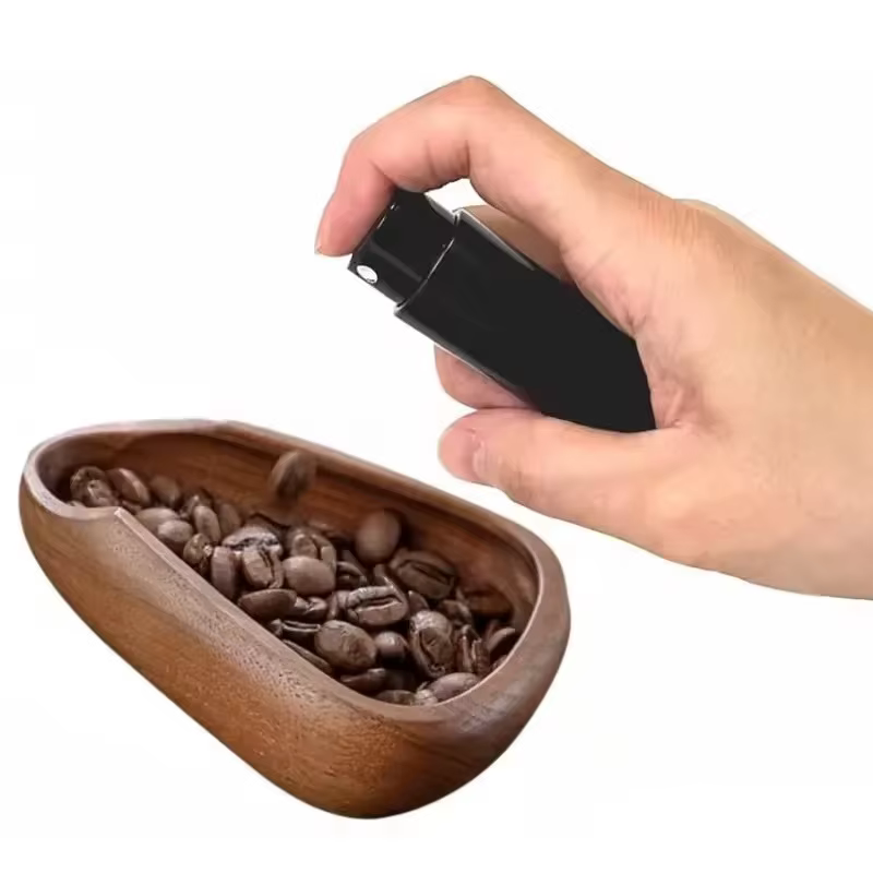 Tasse doseuse de grains de café en bois avec ensemble de flacons pulvérisateurs