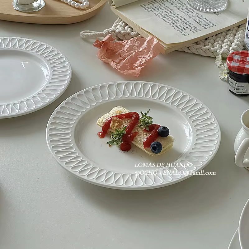 Assiette en Relief blanche française