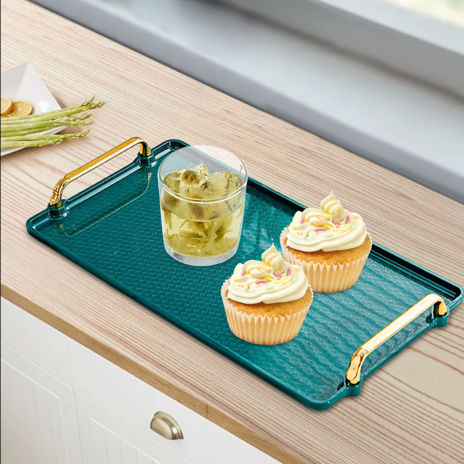 Assiette de service rectangulaire avec poignée