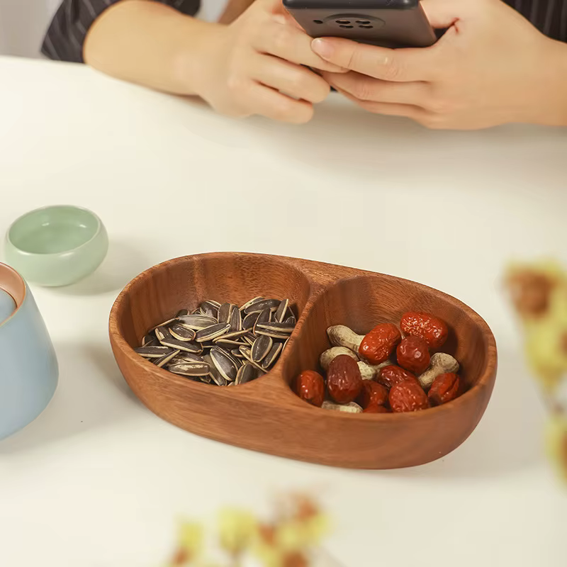 Plateau à compartiments en bois rond HeMu pour noix