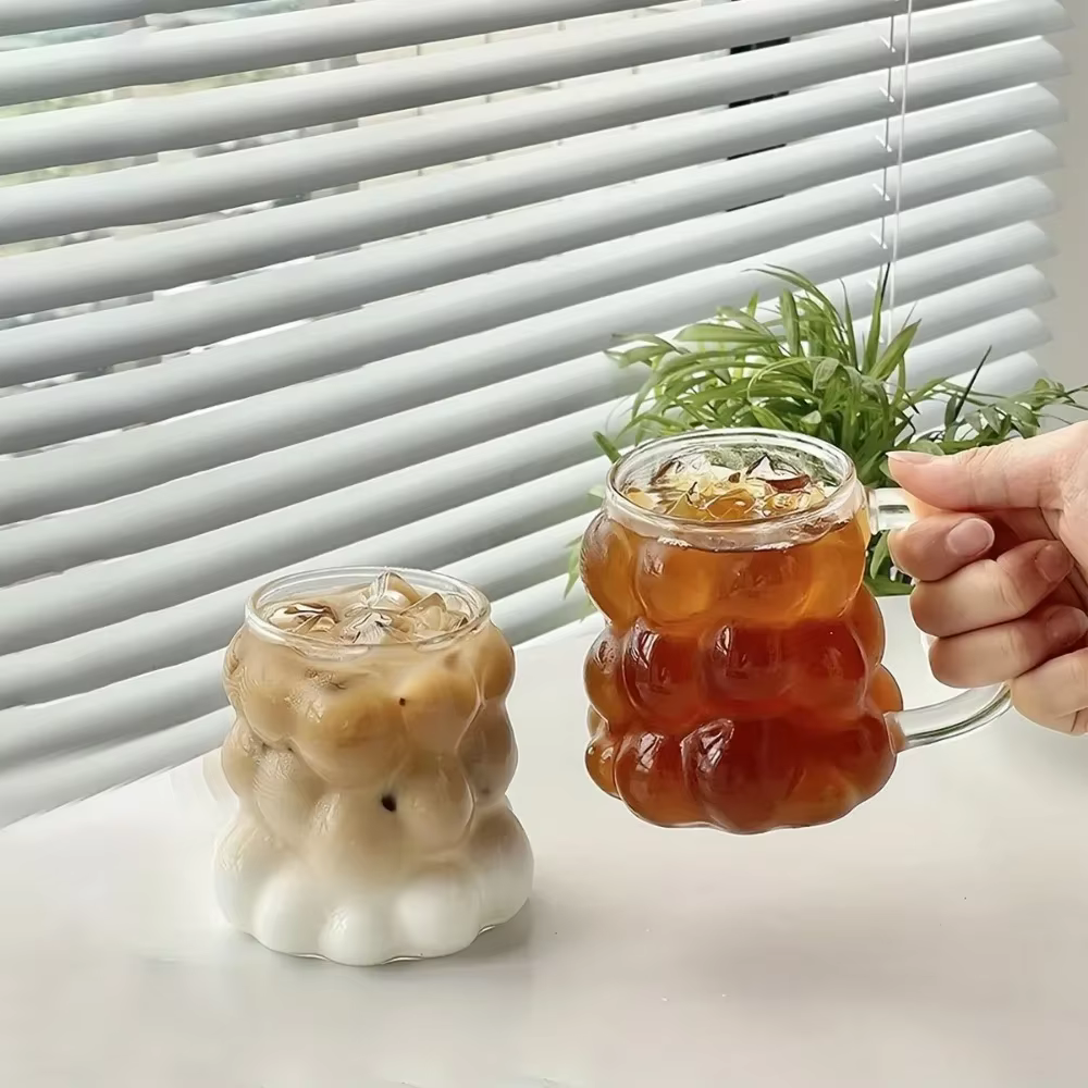 Tasse à café en verre de raisin pour boire