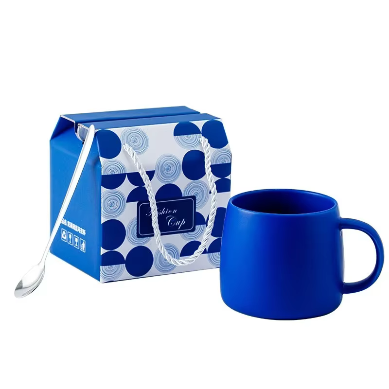 Tasse à café en céramique bleue Klein de 500ml