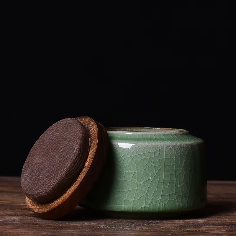 Pot à thé en céramique exquis