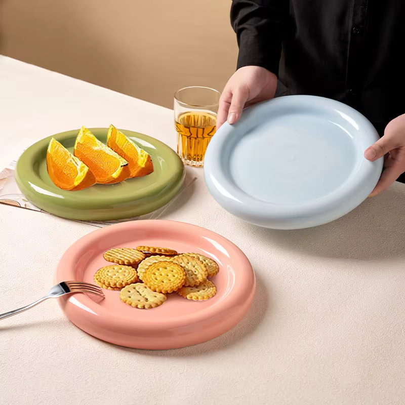 Assiette Ronde en Céramique Crème à Bord Épais pour Donuts