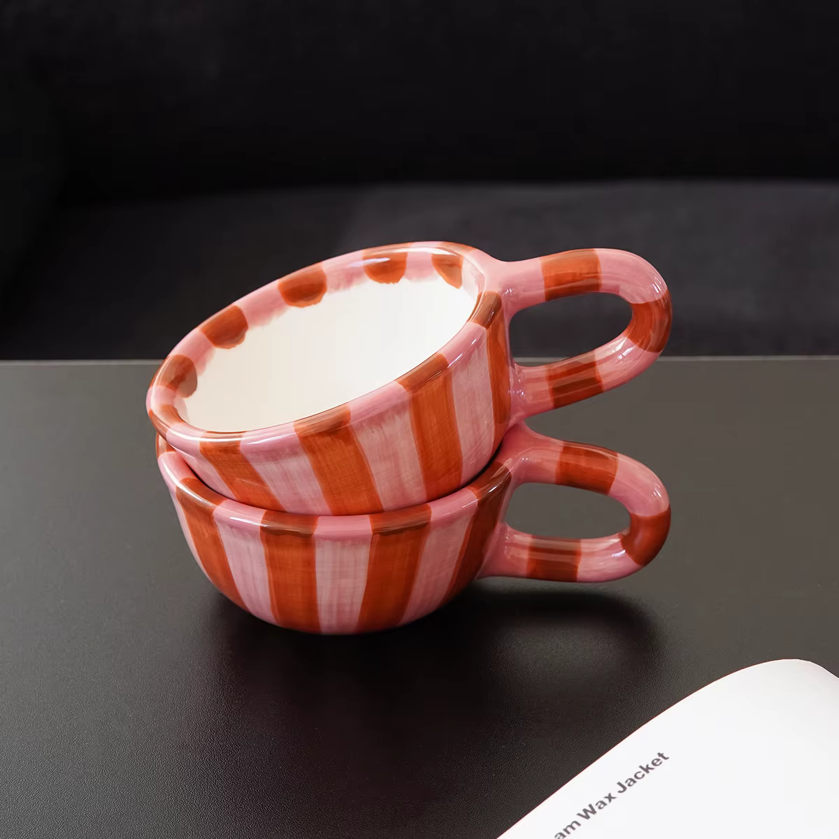 1 tasse en céramique rayée rose