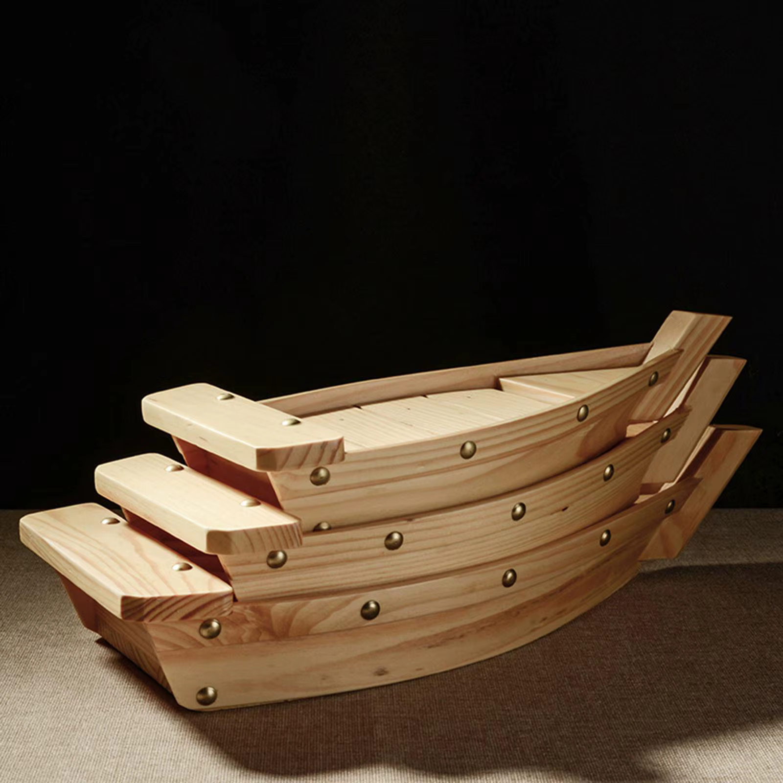 Assiette de bateau à sushi de style japonais