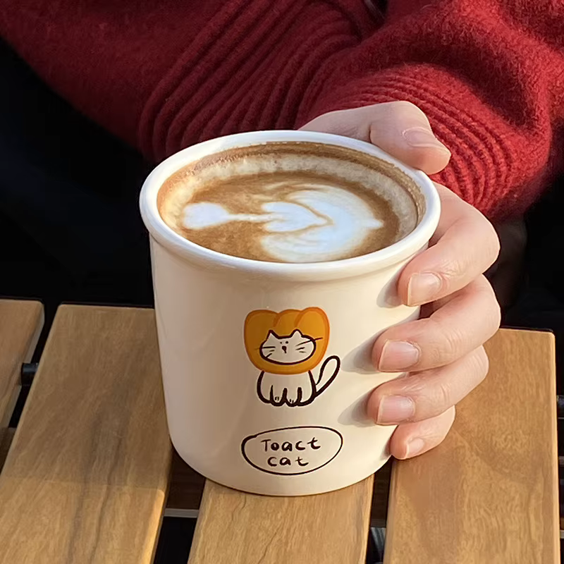 Tasse à café en céramique avec chaton toast de dessin animé mignon