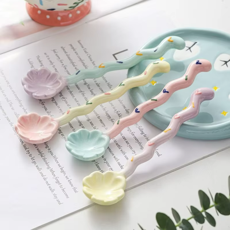Cuillère à soupe en céramique Kawaii