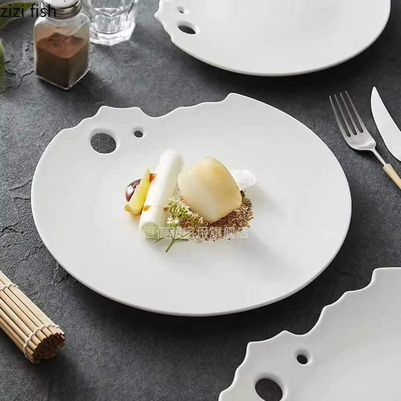 Assiette Peu Profonde Irrégulière en Céramique