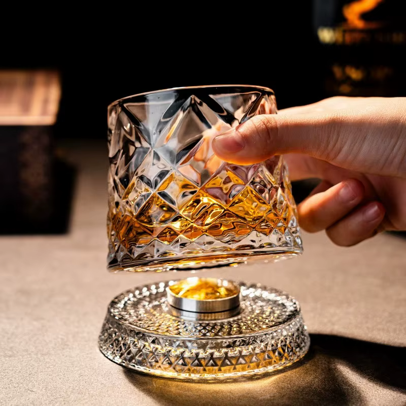 Verre à whisky rotatif avec Base en verre