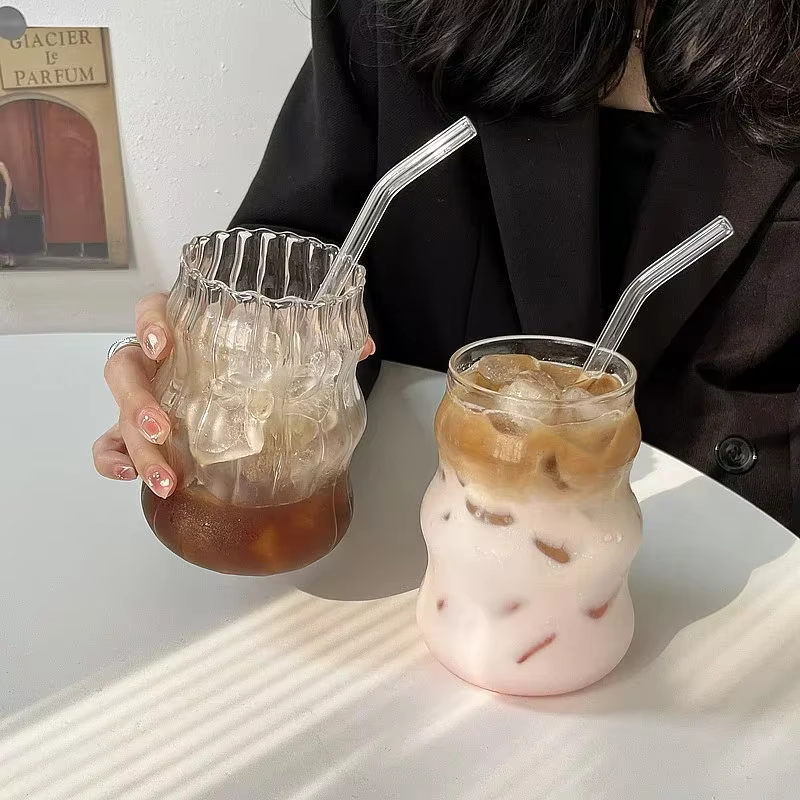 Verre transparent pour thé à bulles avec pailles
