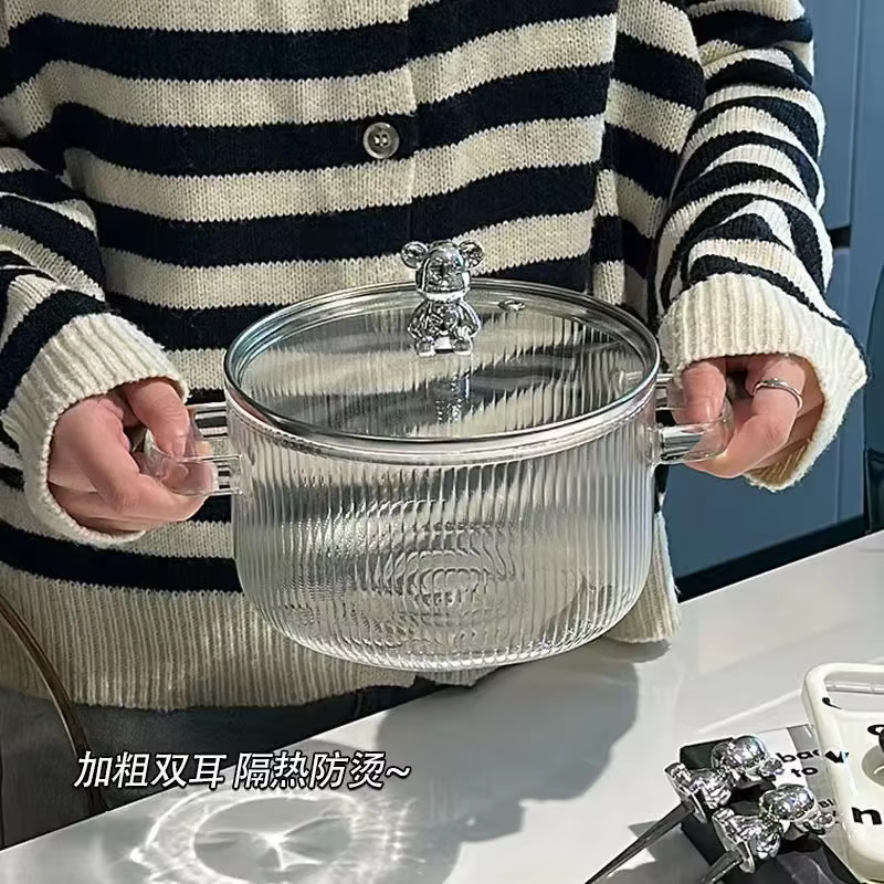 Grand bol à soupe domestique