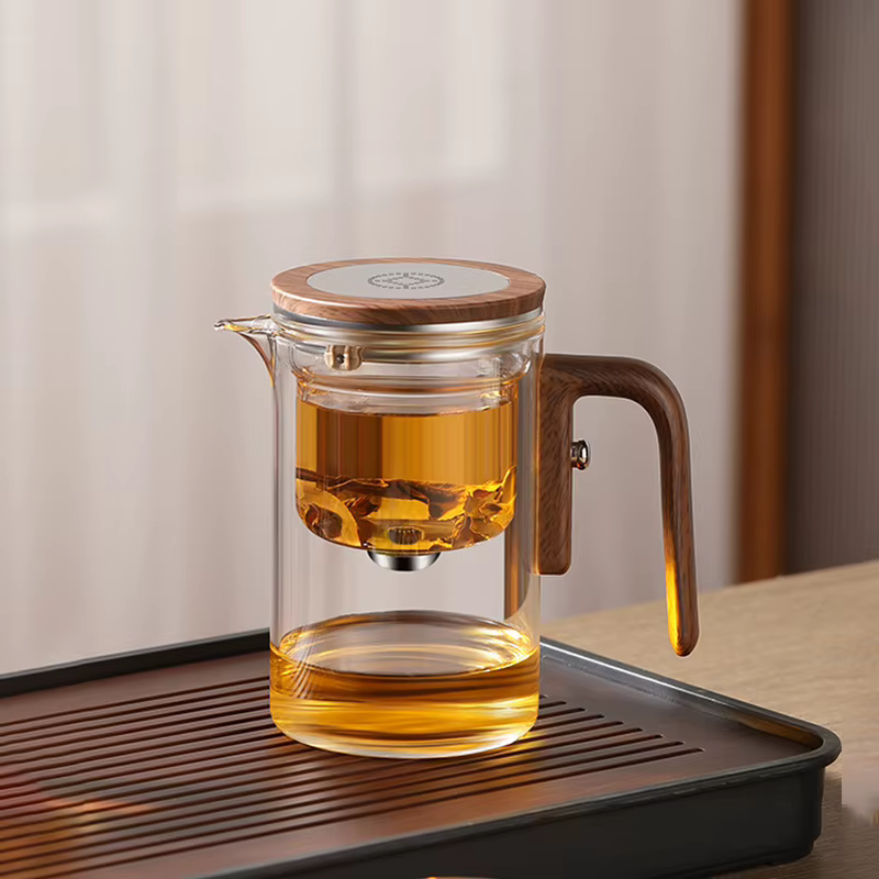 Théière en verre filtrant en un clic