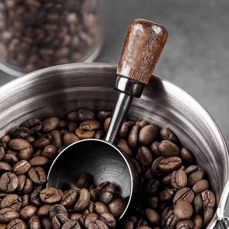 Cuillère à café à manche en noyer