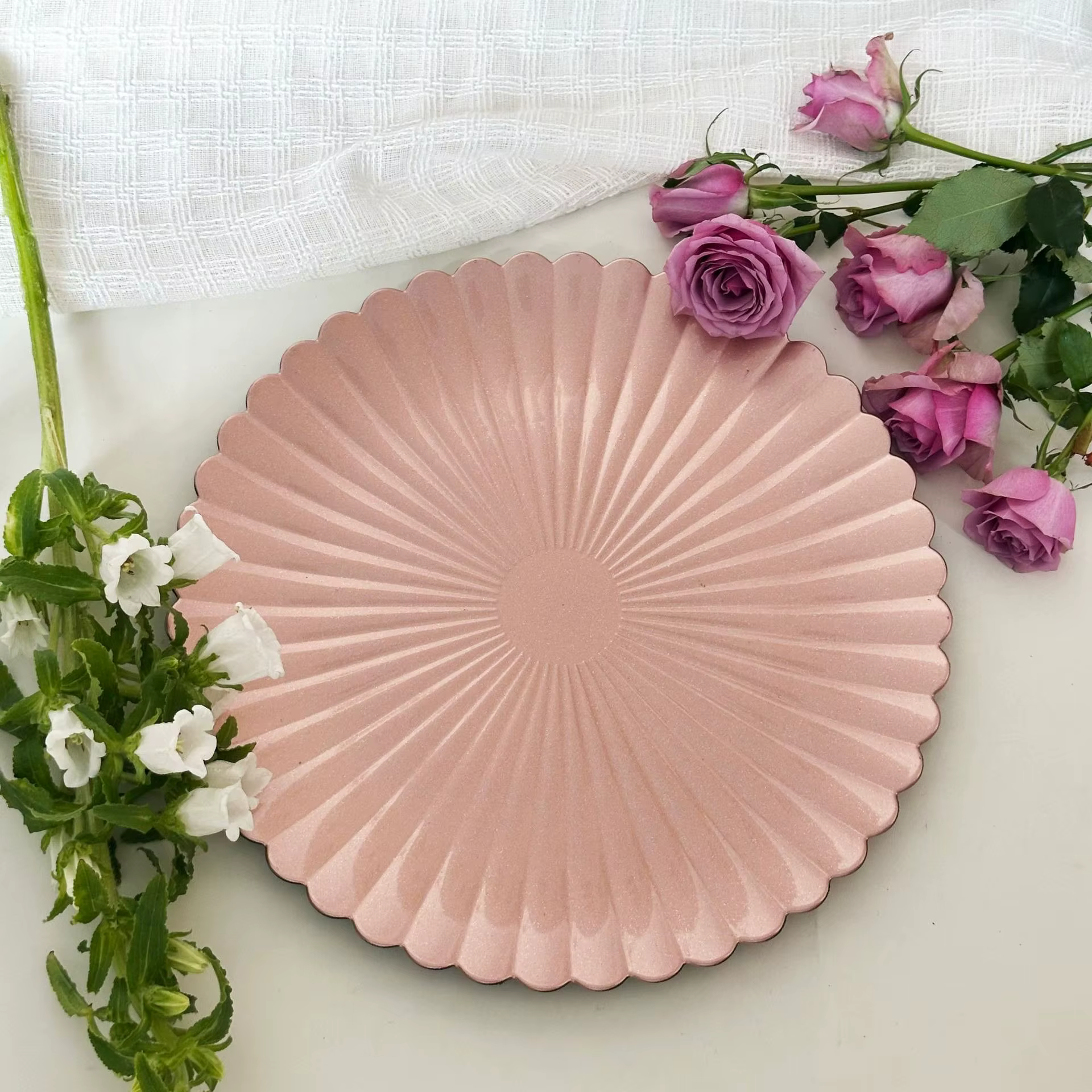 100 assiettes rondes de 13 pouces pour la décoration de table