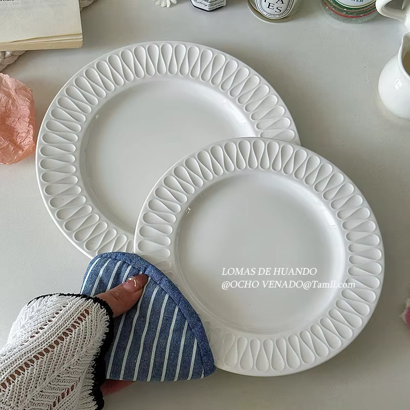 Assiette en Relief blanche française