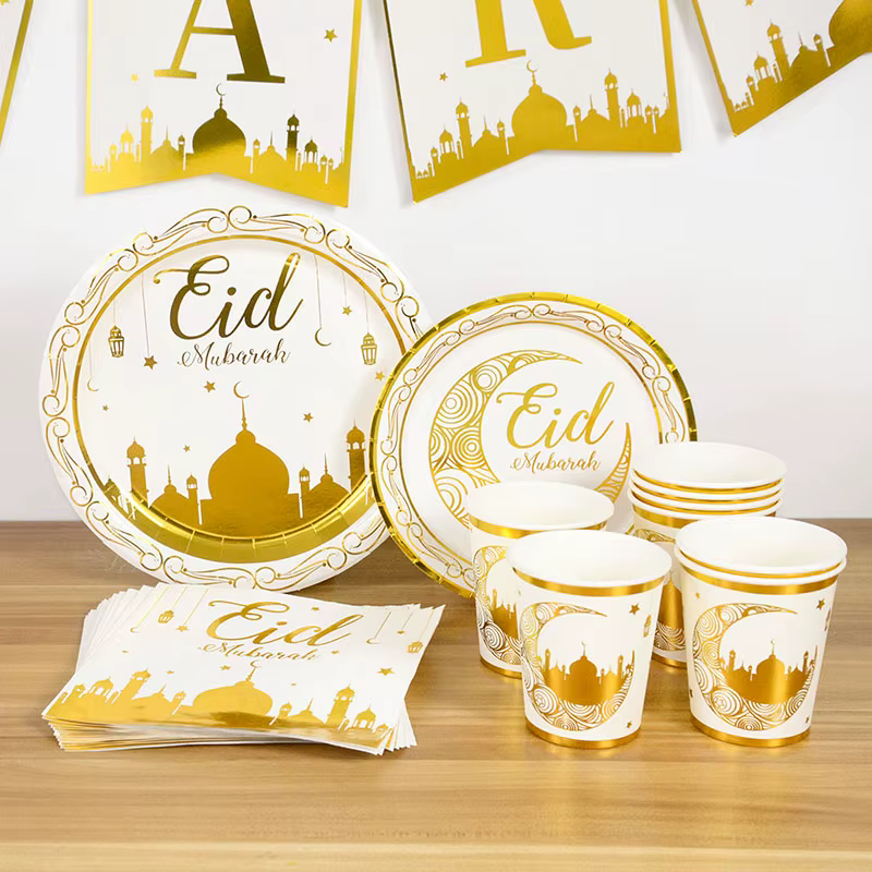 Vaisselle jetable en or blanc pour l'Eid Mubarak