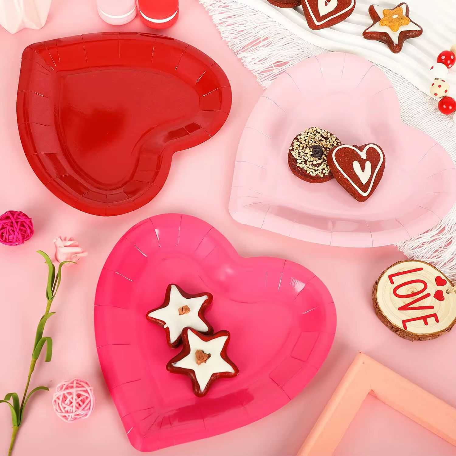 Assiette en papier d'amour pour la saint-valentin