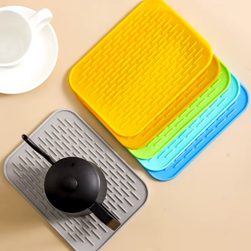 Napperon isolé en silicone pour objets de cuisine