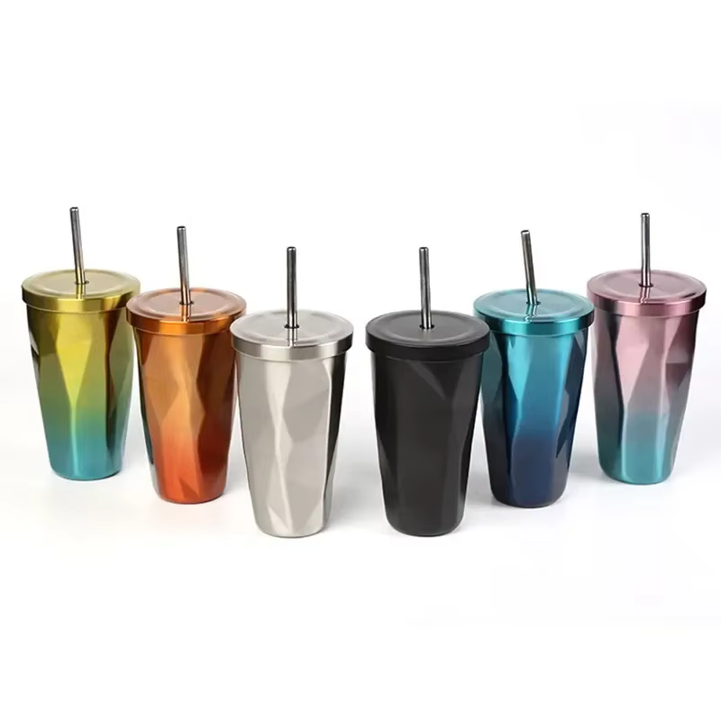 Tasses à eau automatiques isolées