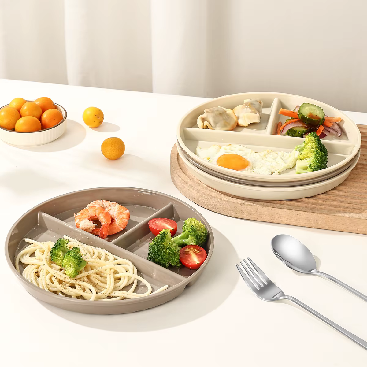 Assiette à dîner ronde divisée en plastique