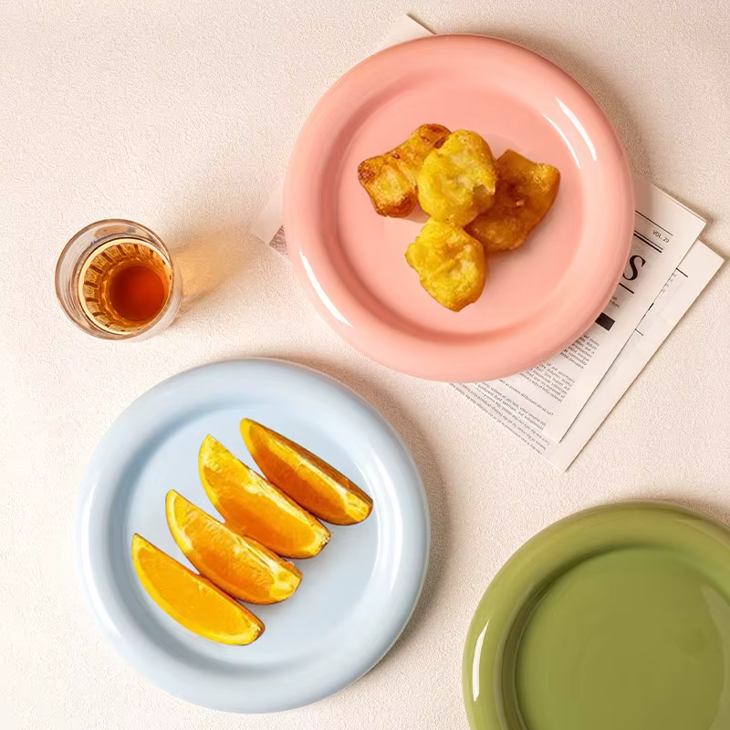 Assiette Ronde en Céramique Crème à Bord Épais pour Donuts