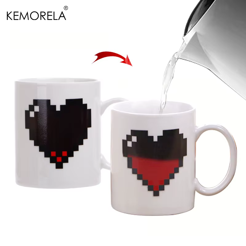Tasse en céramique à changement de documents en forme de cœur de pêche
