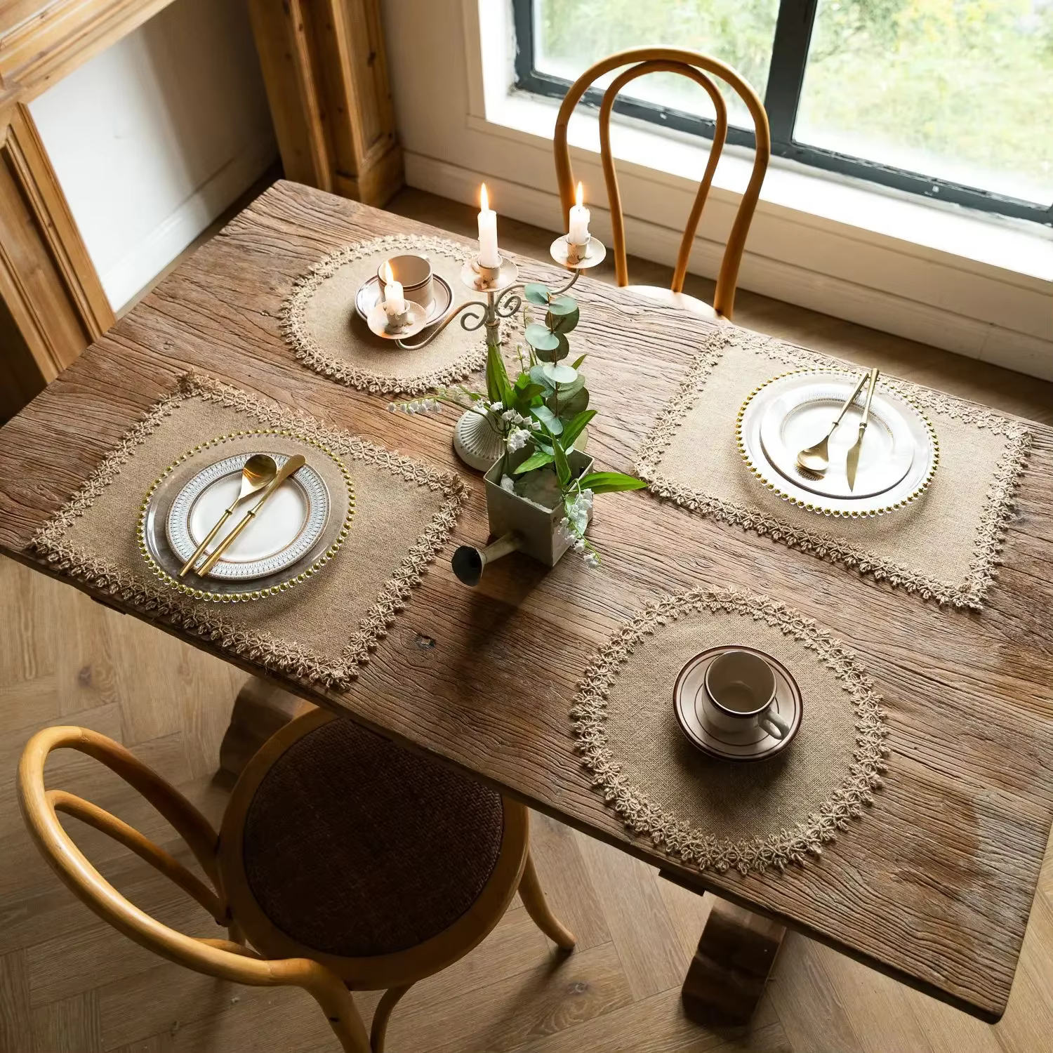 Sets de Table Tressés en Jute