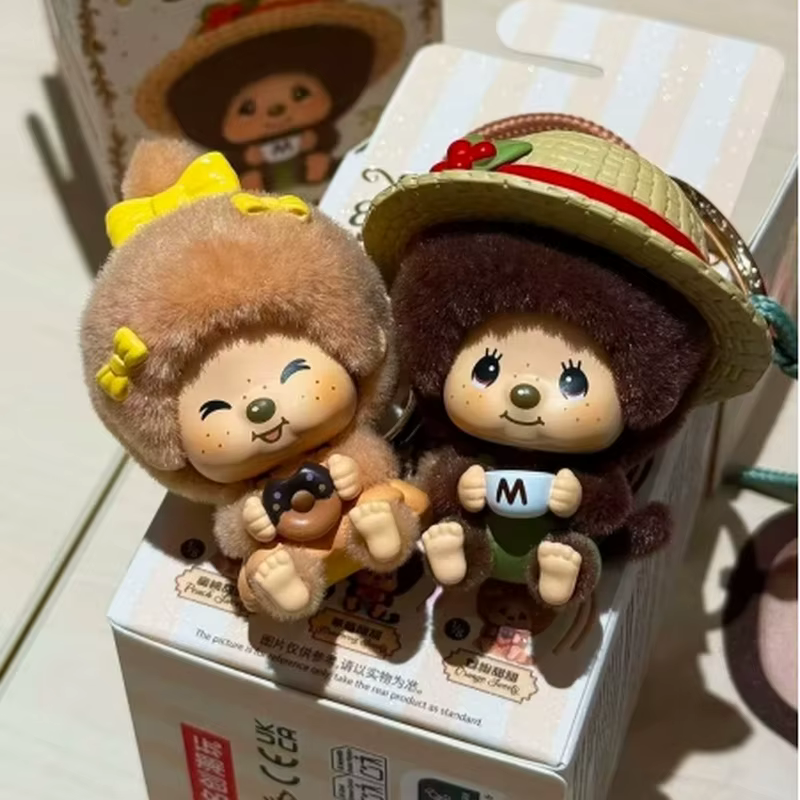 Nouvelle collection originale en stock : Figurine Monchhichi mignonne de la série Ferme du Café, boîte mystère à visage changeant, pendentif, ornement de bureau, jouets, cadeaux