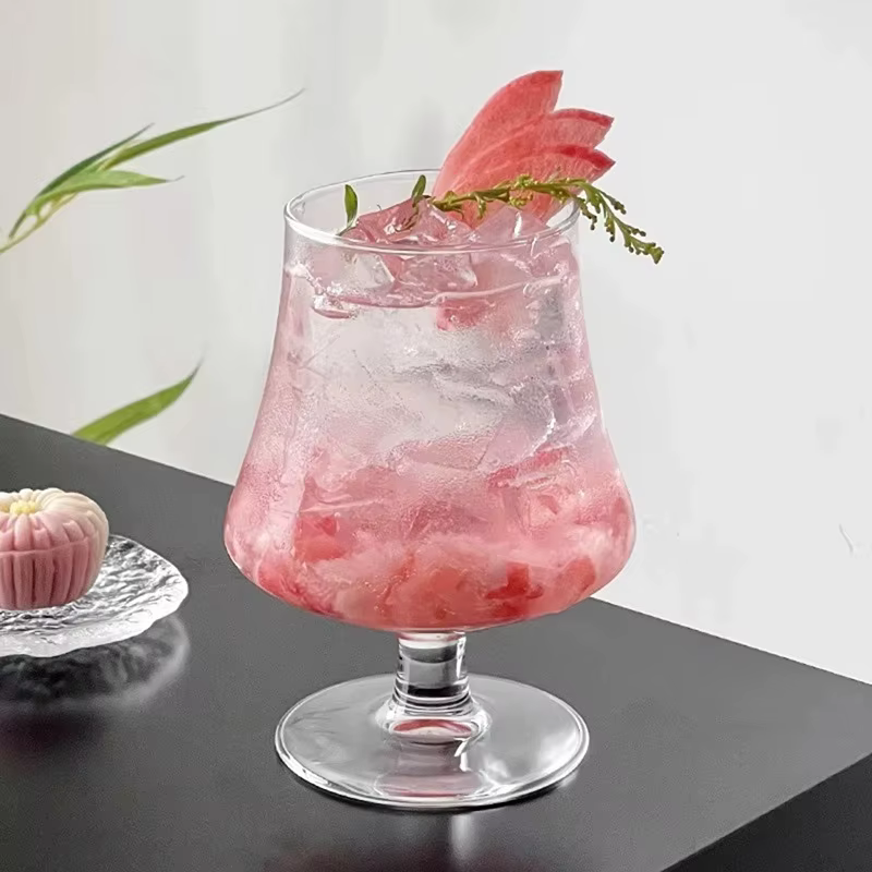 Verres à cocktail créatifs à pied haut