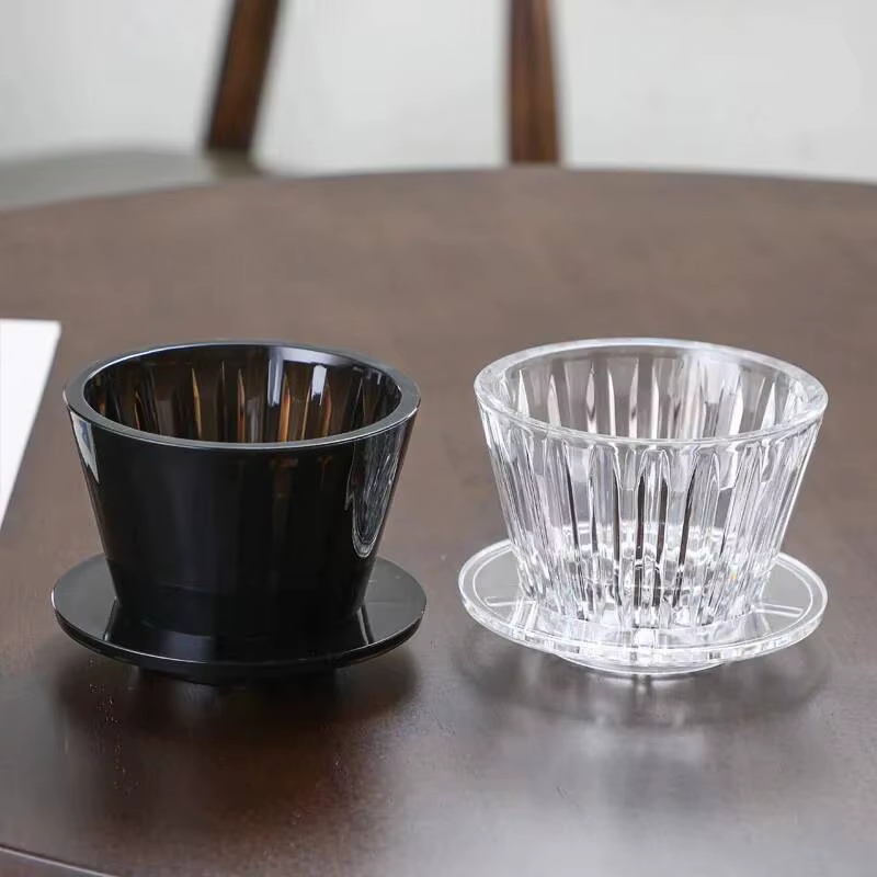 Goutteur de café oeil en cristal verser sur filtre