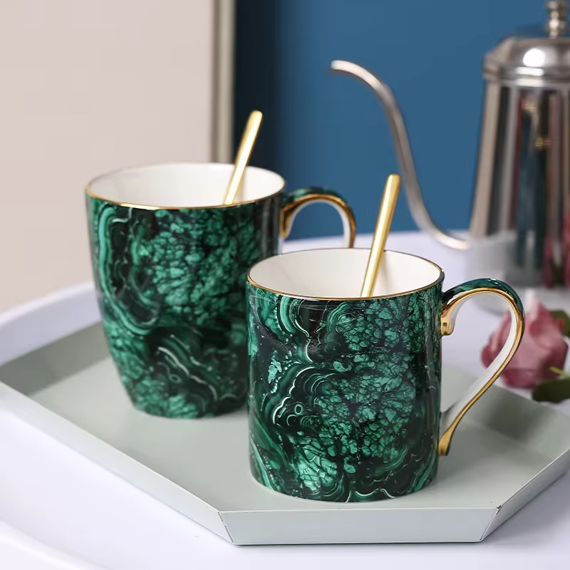 Tasse à café en porcelaine fine à imprimé léopard
